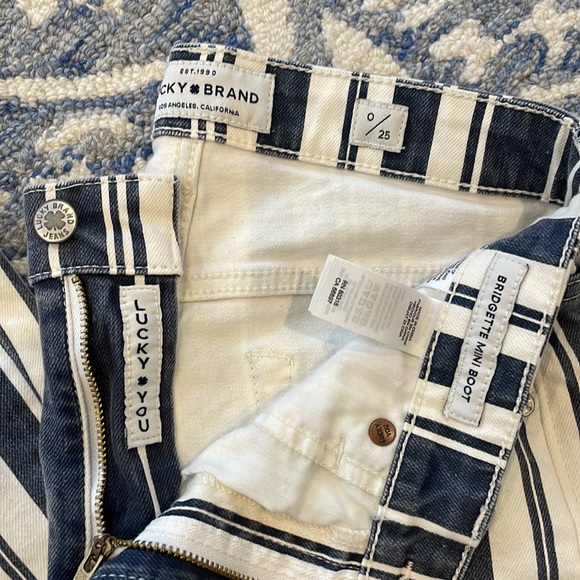 Lucky Brand Bridgette Mini Boot Jean size 0/25 - Picture 3 of 3